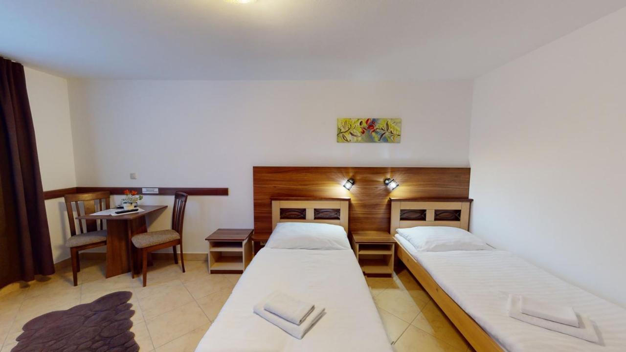 Garni Hotel Fatra Terchová Buitenkant foto