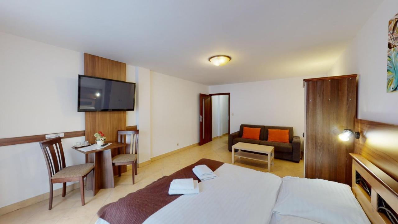 Garni Hotel Fatra Terchová Buitenkant foto