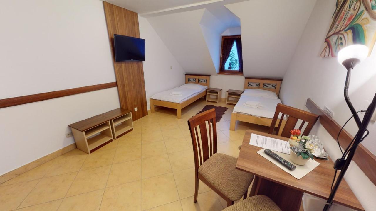 Garni Hotel Fatra Terchová Buitenkant foto