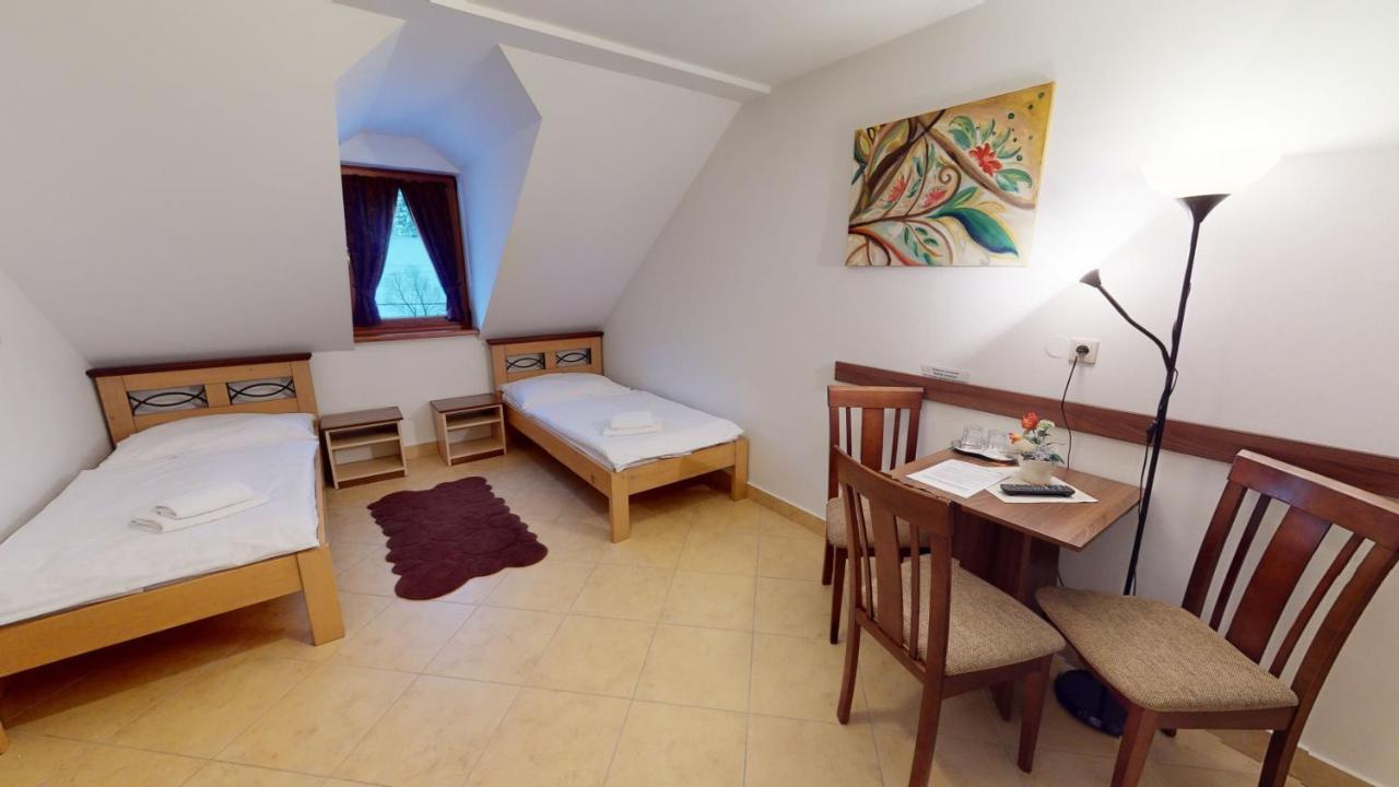 Garni Hotel Fatra Terchová Buitenkant foto