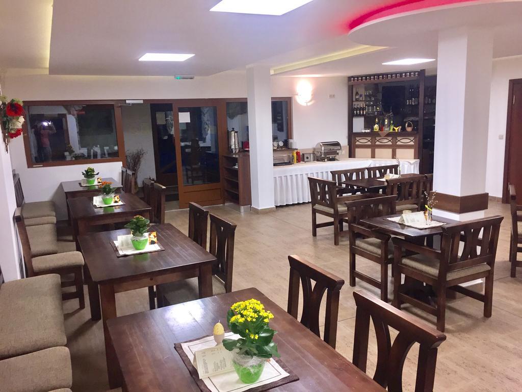 Garni Hotel Fatra Terchová Buitenkant foto